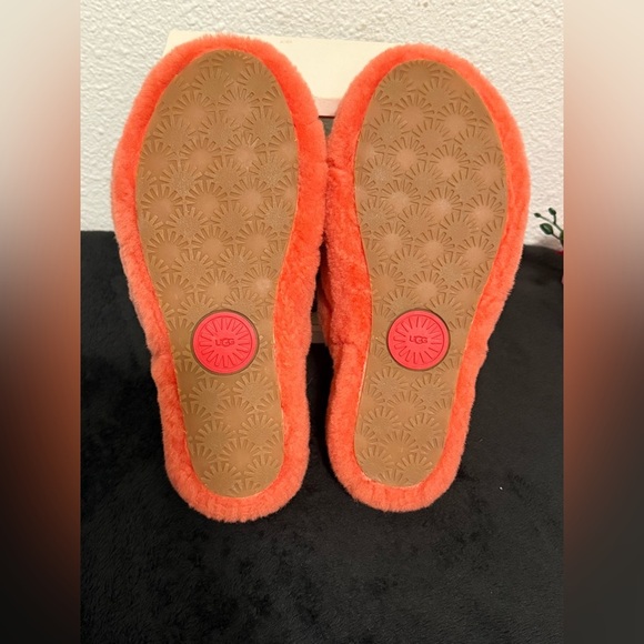 UGG Orange Fluffy Slippers Cozy Indoor Footwear - Picture 4 of 6